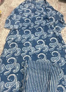 Blue &amp; White Paisley Print Kurta Set