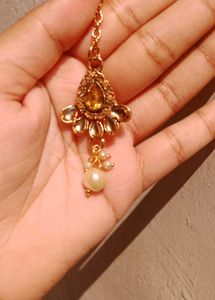 Elegant Gold-Tone Pearl Necklace