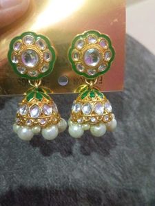Elegant pearl Kundan jewellery set