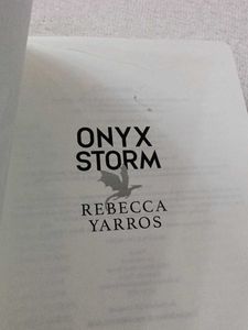ONYX STORM REBECCA YARROS