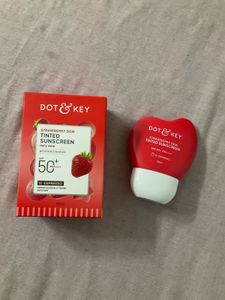 DOT &amp; KEY Strawberry Tinted Sunscreen