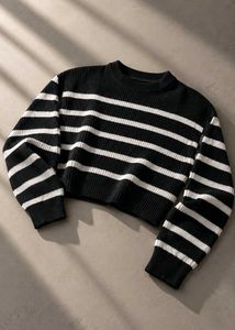 BLACK & WHITE STRIPED RIBBED CREWNECK SWEATER