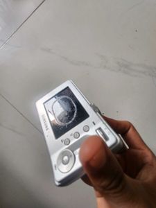 Samsung D75 Digital Camera