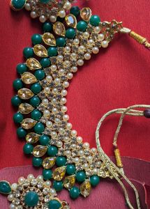 Elegant Emerald Green Kundan Necklace Set