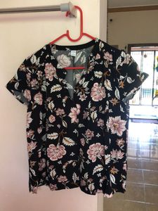 Navy Floral Short Sleeve V-Neck Top