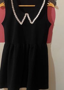 Black Sleeveless Peter Pan Collar Dress