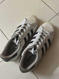 Adidas Superstar Sneakers
