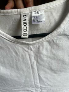 H&amp;M Cropped White T-Shirt