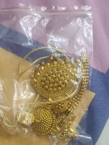 Beautiful Gold Tone Necklace Set