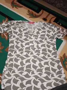 Stylish Grey &amp; White Patterned Kurta