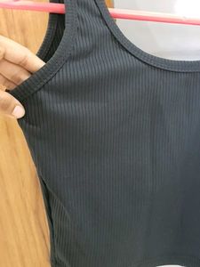 SALE🚨Black Ribbed Crop Tank Top