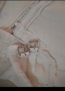 Chic Cream Winter Jacket with Soft Fur Lining