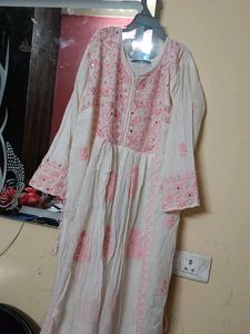 Elegant White &amp; Pink Kurta