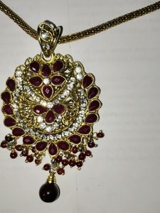 Beautiful Choker Without Earrings