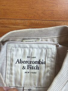 Abercrombie &amp; Fitch Grey T-Shirt