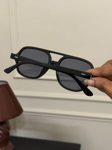 Stylish Black Aviator Sunglasses