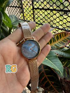 Elegant Silver Mesh Watch