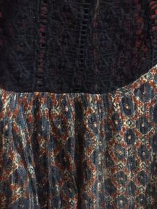 sleeveless soft cotton printed top with lace
