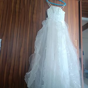 Elegant White Tulle Ruffle Wedding Dress