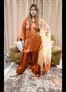 Elegant Farshi Salwar Suit Set