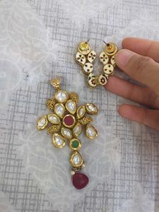 Exquisite Kundan &amp; Emerald Necklace Set