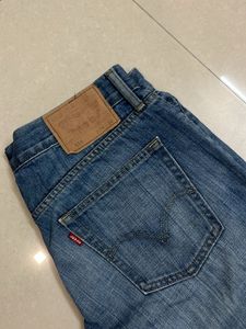 Levi’s straight fit jeans
