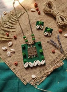 Boho Green Shell Necklace & Earrings Set