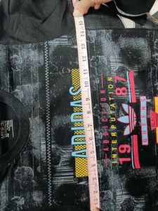 🇳🇿💫🎀Cool Adidas Graphic Tee