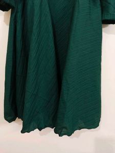 🆕 Elegant Green Belted Midi Dress