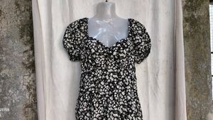 1539. Chic Floral Print Mini Dress