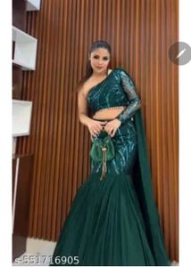 Stunning  One-Shoulder crop top with fishcut skirt