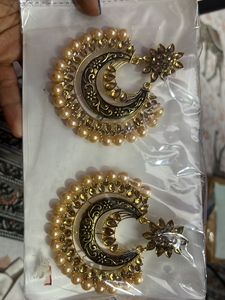 Party Wear Earrings And Maang Tikka Set