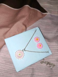 Assorted Jewellery Set 45 pc  freebies also