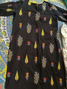 Black Floral Embroidered Kurti Set