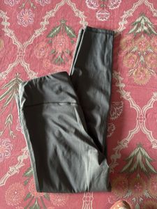 H&amp;M set of 2 Gray &amp; Black Activewear Leggings