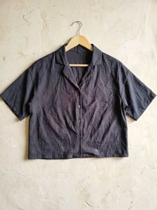 Chic Black Cropped Shirt