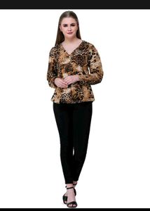 Leopard Print V-Neck Long Sleeve Top