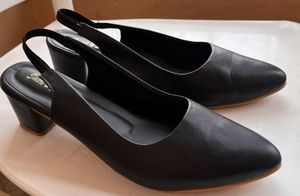 Chic Black Slingback Block Heels