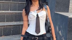 Stylish White Corset Top with Tie