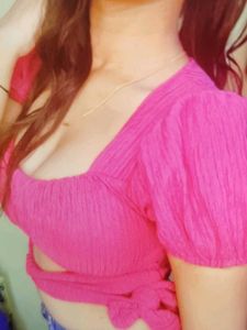 Chic Pink Puff Sleeve Crop Top