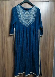 Elegant Blue Kurta with White Embellishments