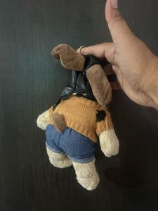 plush Gromit keychain wearing a tan leopard