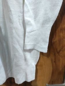 Cream V-Neck Long Sleeve Sweater