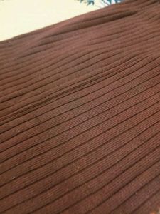 Stylish Ribbed Midi Skirt with Slit