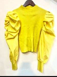 Yellow Puffy Sleeve Top 🌻