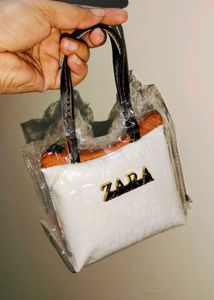 Seal pack Chic White Zara Handbag