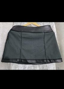 🖤H&amp;M Leather Black mini skirt🖤