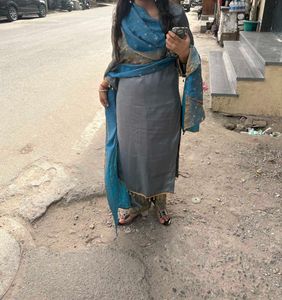 Elegant Grey Kurta Set with Blue Dupatta
