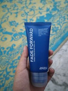 Asaya Fade Roll-On and knee cream