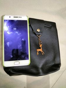 BLACL SLING BAG